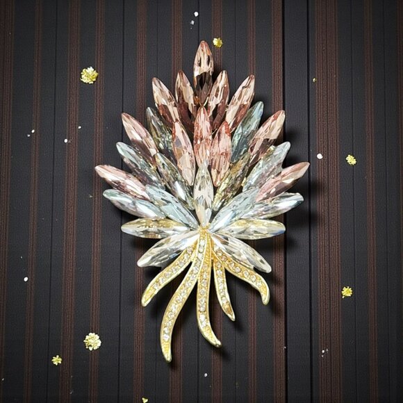 Rhinestone Flower Brooch, Pink crystal brooch, Hat brooch pin, silver jewelry - Picture 8 of 8